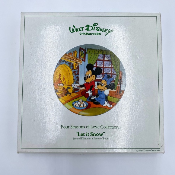 Vintage Schmid Four Seasons Of Love Let It Snow Mickey & Minnie Collector Plate - Picture 2 of 10